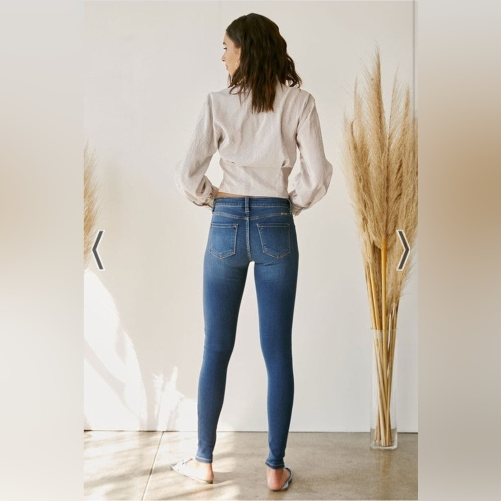 KanCan Mid Rise Dark Stretchy Skinny Jean(KC9196M) Size 11/29 - Picture 3 of 14